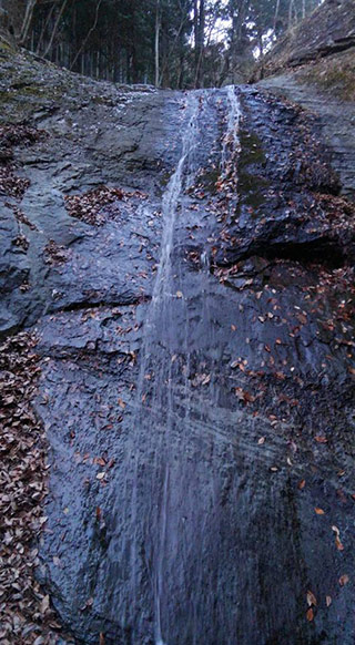 Arakurayama Otana Falls